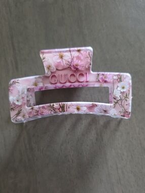 Gucci Floral Pink Logo Hair Claw